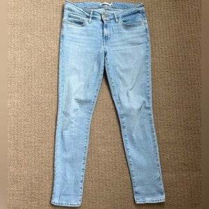 LEVI’S JEANS 711 SKINNY (LIGHT WASH)